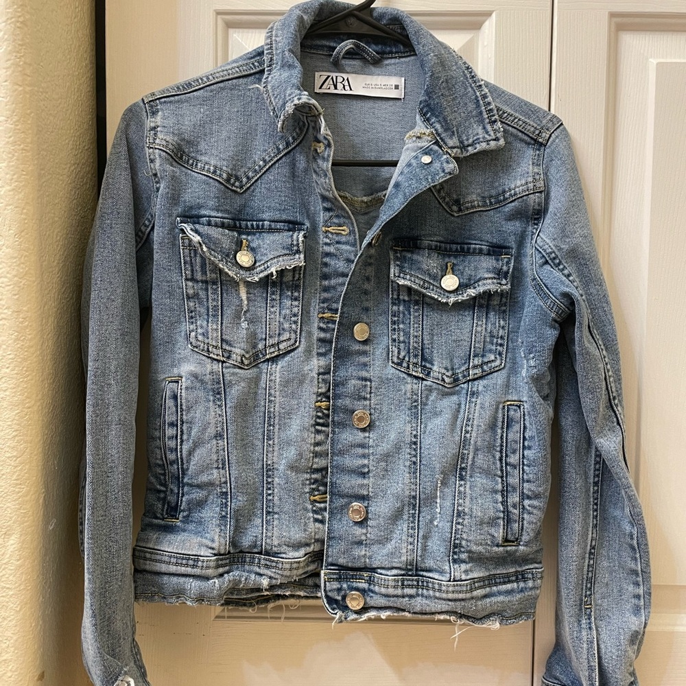 Zara distressed denim jacket EUC